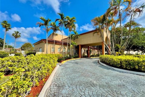 Condo in Pembroke Pines, Florida, 2 bedrooms  № 1697818 - photo 23