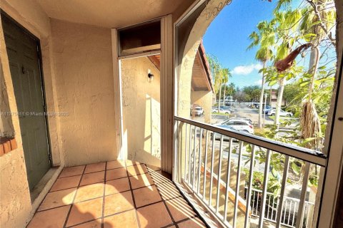 Condo in Pembroke Pines, Florida, 2 bedrooms  № 1697818 - photo 6