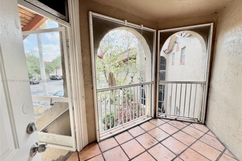 Condo in Pembroke Pines, Florida, 2 bedrooms  № 1697818 - photo 4