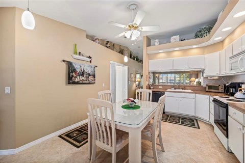 Купить кондоминиум в Лейк Сази, Флорида 9 комнат, 125.23м2, № 2213974 - фото 6