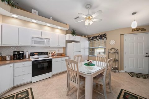 Купить кондоминиум в Лейк Сази, Флорида 9 комнат, 125.23м2, № 2213974 - фото 8