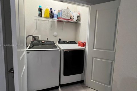 Townhouse in Homestead, Florida 3 bedrooms № 1969844 - photo 14