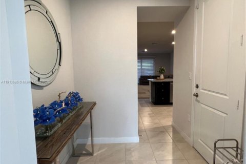 Townhouse in Homestead, Florida 3 bedrooms № 1969844 - photo 3