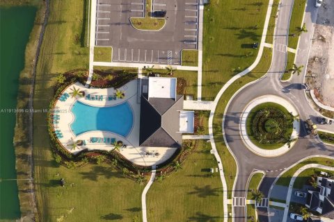 Townhouse in Homestead, Florida 3 bedrooms № 1969844 - photo 2