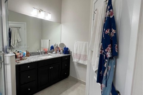 Townhouse in Homestead, Florida 3 bedrooms № 1969844 - photo 13