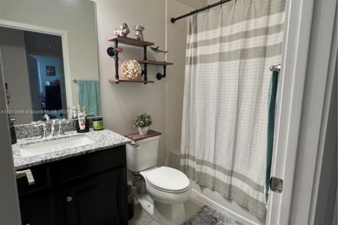 Townhouse in Homestead, Florida 3 bedrooms № 1969844 - photo 16