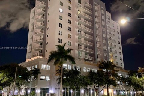 Купить кондоминиум в Майами, Флорида 2 спальни, 95.41м2, № 2010692 - фото 2