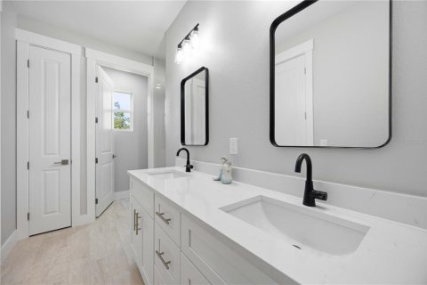 House in Port Charlotte, Florida 3 bedrooms, 158.31 sq.m. № 2099431 - photo 23