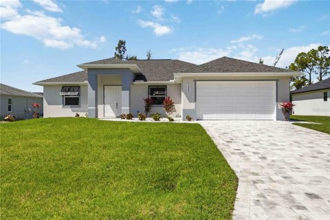 Villa ou maison à Port Charlotte, Floride 3 chambres, 158.31 m2 № 2099431