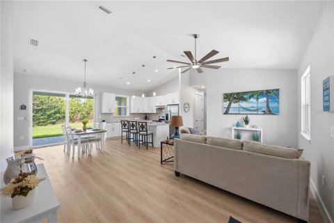 House in Port Charlotte, Florida 3 bedrooms, 158.31 sq.m. № 2099431 - photo 2