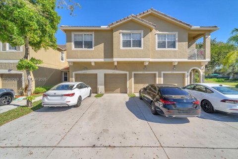Copropriété à louer à Miramar, Floride: 3 chambres, 131.64 m2 № 1999394 - photo 2