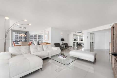Copropriété à vendre à Aventura, Floride: 2 chambres, 134.43 m2 № 1896785 - photo 5