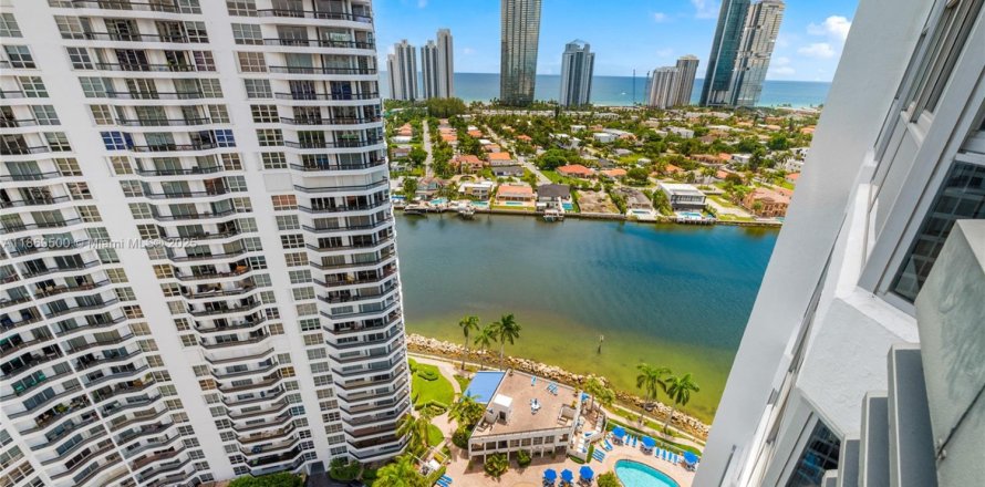 Condo à Aventura, Floride, 2 chambres № 1896785