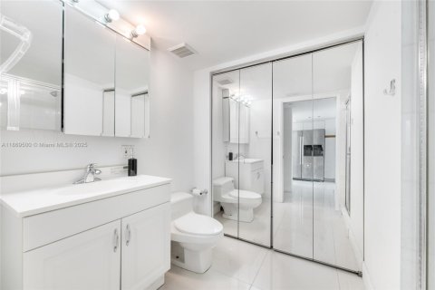Copropriété à vendre à Aventura, Floride: 2 chambres, 134.43 m2 № 1896785 - photo 17