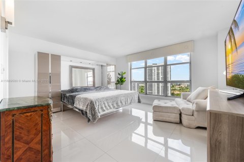 Copropriété à vendre à Aventura, Floride: 2 chambres, 134.43 m2 № 1896785 - photo 11