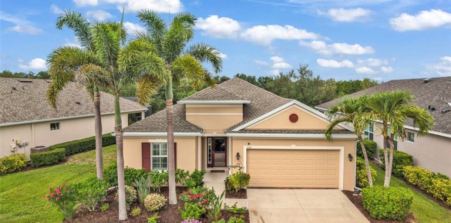 House in Venice, Florida 3 bedrooms, 163.51 sq.m. № 2113881