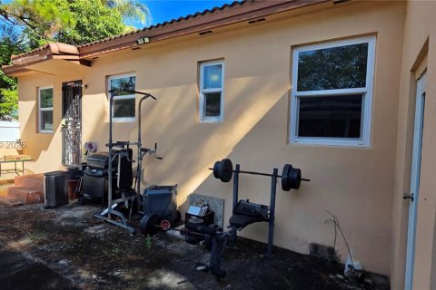 Casa en Opa-locka, Florida 3 dormitorios, 90.58 m2 № 2006388