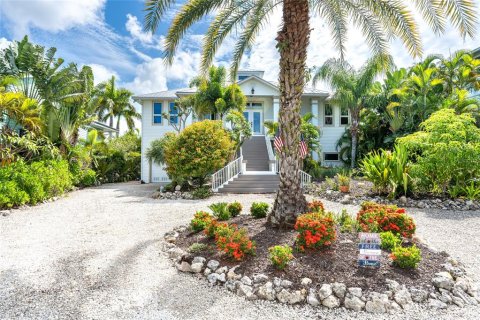 Villa ou maison à vendre à Placida, Floride: 3 chambres, 197.88 m2 № 1843611 - photo 2