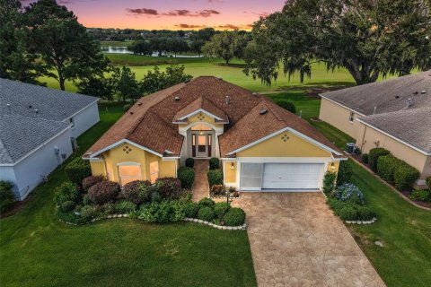 Casa en The Villages, Florida 3 dormitorios, 186.08 m2 № 2425522