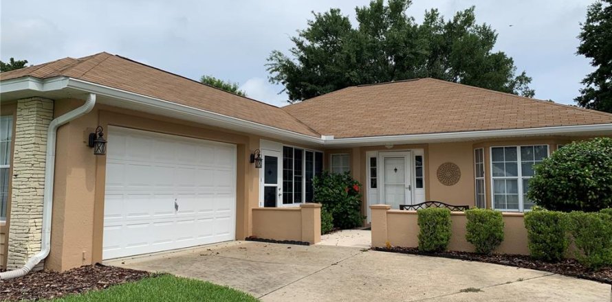 House in Ocala, Florida 2 bedrooms, 142.79 sq.m. № 1769623