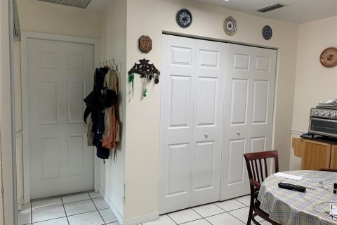 House in Ocala, Florida 2 bedrooms, 142.79 sq.m. № 1769623 - photo 5