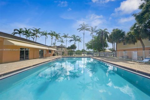 Снять в аренду кондоминиум в Холливуд, Флорида 2 спальни, 78.97м2, № 1963919 - фото 15