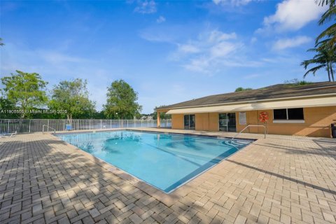 Снять в аренду кондоминиум в Холливуд, Флорида 2 спальни, 78.97м2, № 1963919 - фото 14