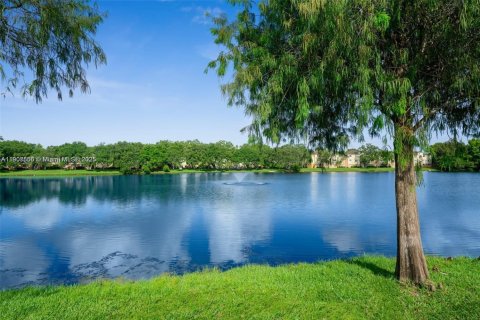 Снять в аренду кондоминиум в Холливуд, Флорида 2 спальни, 78.97м2, № 1963919 - фото 16