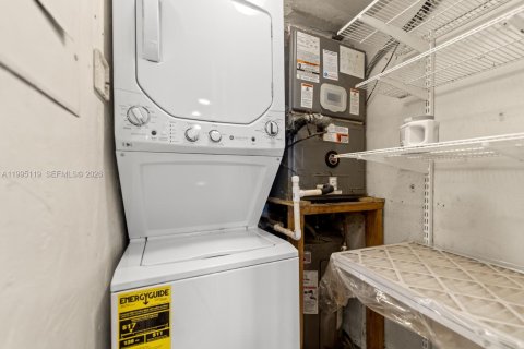 Adosado en venta en Miami, Florida, 2 dormitorios, 95.97 m2 № 2058626 - foto 5