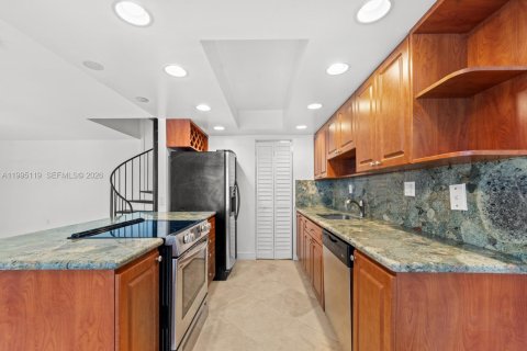 Adosado en venta en Miami, Florida, 2 dormitorios, 95.97 m2 № 2058626 - foto 11