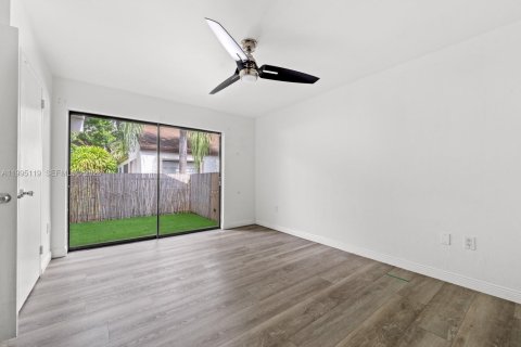 Adosado en venta en Miami, Florida, 2 dormitorios, 95.97 m2 № 2058626 - foto 20