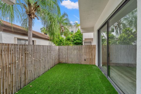 Adosado en venta en Miami, Florida, 2 dormitorios, 95.97 m2 № 2058626 - foto 19