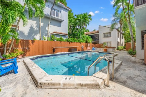 Adosado en venta en Miami, Florida, 2 dormitorios, 95.97 m2 № 2058626 - foto 24