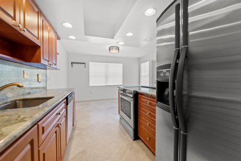 Adosado en venta en Miami, Florida, 2 dormitorios, 95.97 m2 № 2058626 - foto 6