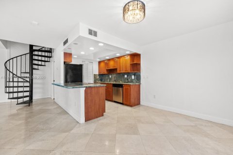 Adosado en venta en Miami, Florida, 2 dormitorios, 95.97 m2 № 2058626 - foto 9