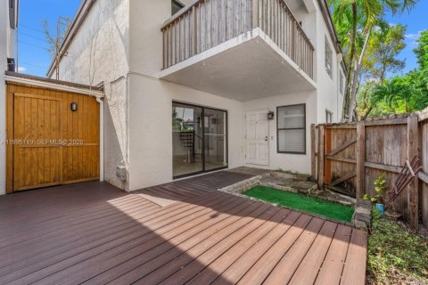 Adosado en venta en Miami, Florida, 2 dormitorios, 95.97 m2 № 2058626 - foto 22