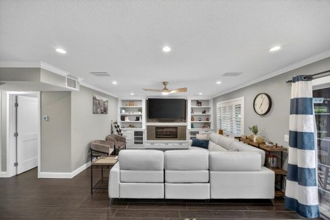 House in Largo, Florida 4 bedrooms, 218.04 sq.m. № 1854441 - photo 15