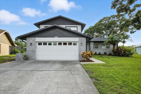 House in Largo, Florida 4 bedrooms, 218.04 sq.m. № 1854441 - photo 1