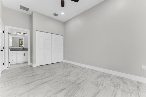 Villa ou maison à vendre à Fort Lauderdale, Floride: 4 chambres, 168.06 m2 № 2315874 - photo 19