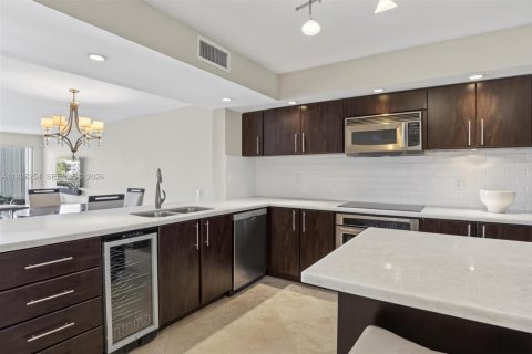 Townhouse in Miami, Florida 3 bedrooms, 178.65 sq.m. № 1996066 - photo 7