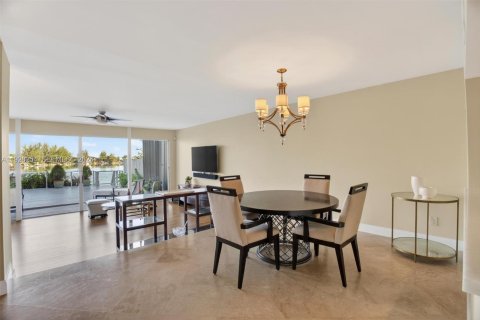 Townhouse in Miami, Florida 3 bedrooms, 178.65 sq.m. № 1996066 - photo 8