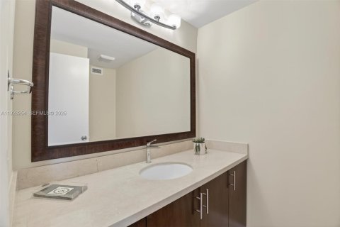 Townhouse in Miami, Florida 3 bedrooms, 178.65 sq.m. № 1996066 - photo 30