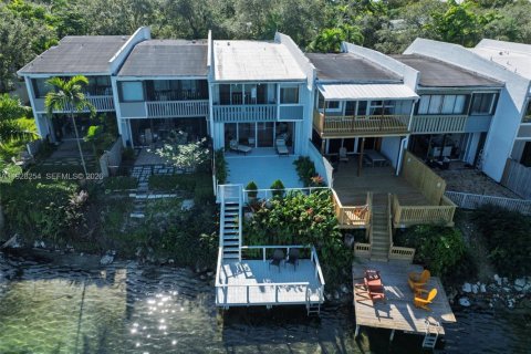 Townhouse in Miami, Florida 3 bedrooms, 178.65 sq.m. № 1996066 - photo 2