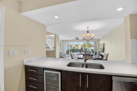 Townhouse in Miami, Florida 3 bedrooms, 178.65 sq.m. № 1996066 - photo 6