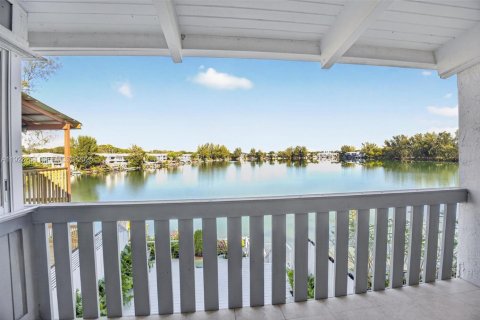 Townhouse in Miami, Florida 3 bedrooms, 178.65 sq.m. № 1996066 - photo 23