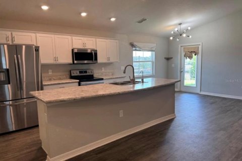 House in Haines City, Florida 4 bedrooms, 143.72 sq.m. № 2379426 - photo 3