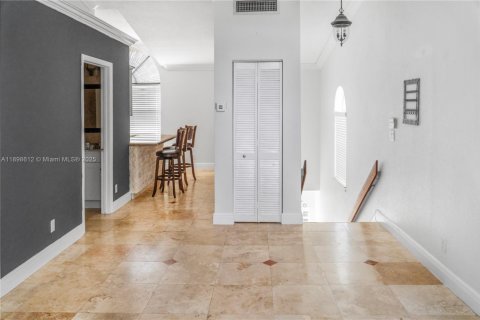 Condo in Cutler Bay, Florida, 1 bedroom  № 2013446 - photo 3