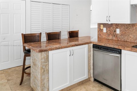 Condo in Cutler Bay, Florida, 1 bedroom  № 2013446 - photo 7