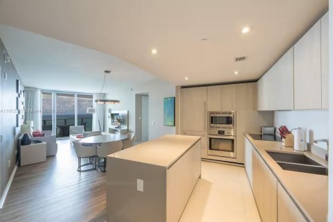 Condominio en venta en Hollywood, Florida, 2 dormitorios, 109.53 m2 № 1968291 - foto 1