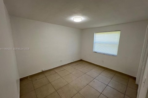 Immobilier commercial à vendre à Miami Gardens, Floride: 164.99 m2 № 2081093 - photo 5
